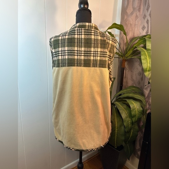 Kori Women’s Green and Pink Plaid Soft Zippered Vest Size Large - Picture 8 of 13